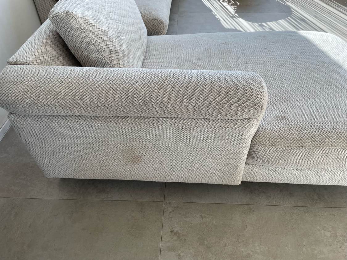 Zetel voor reiniging in Zottegem - vlekken zichtbaar