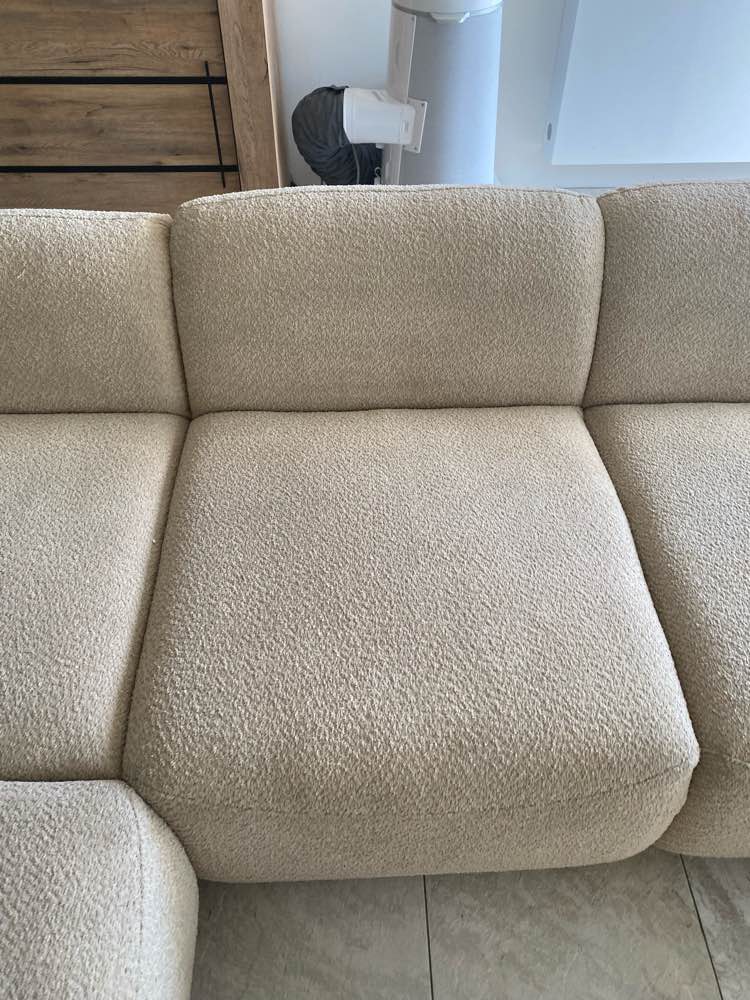 Zetel voor reiniging in Maasmechelen - vlekken zichtbaar