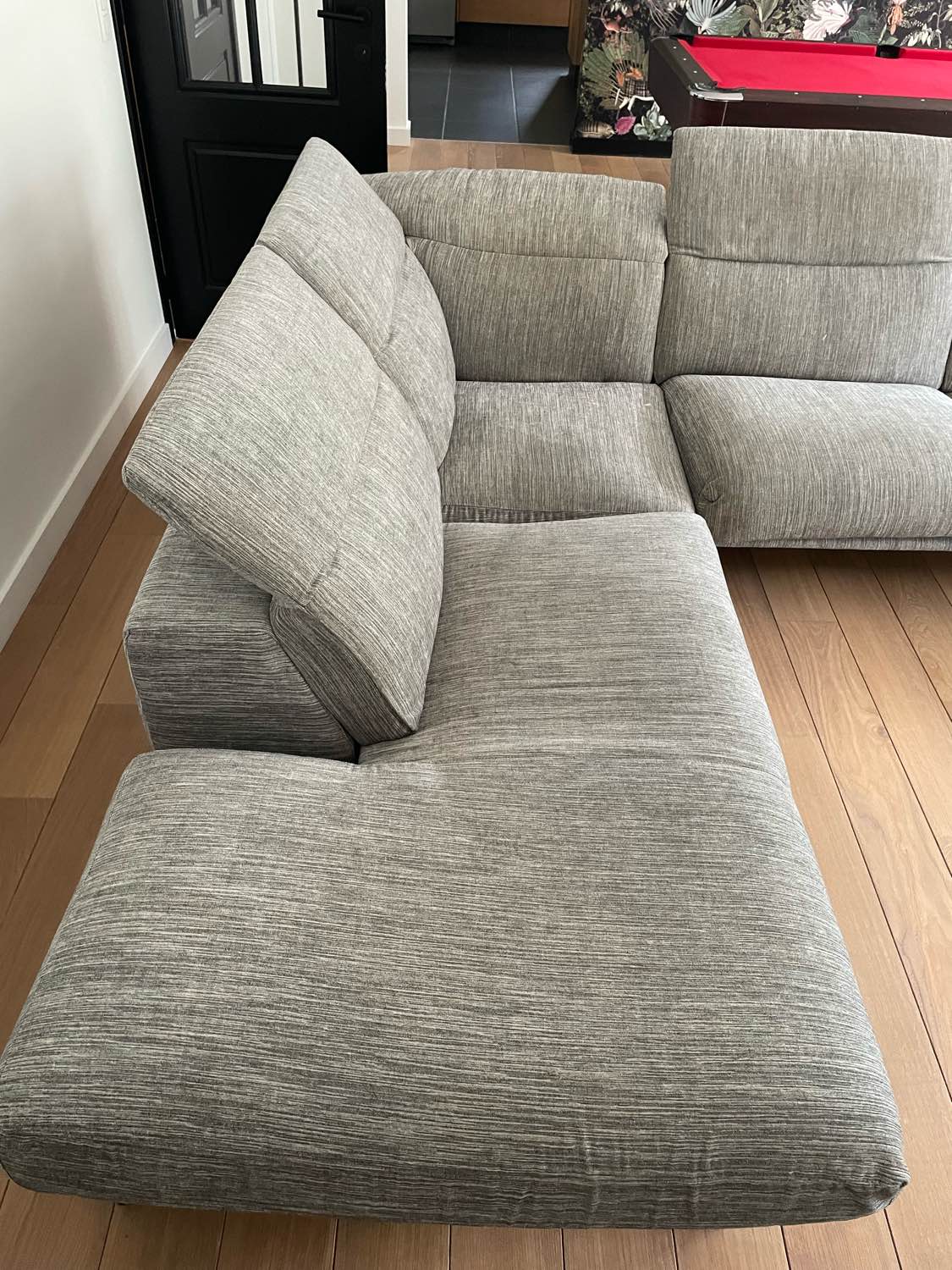 Zetel voor reiniging in Merchtem - vlekken zichtbaar