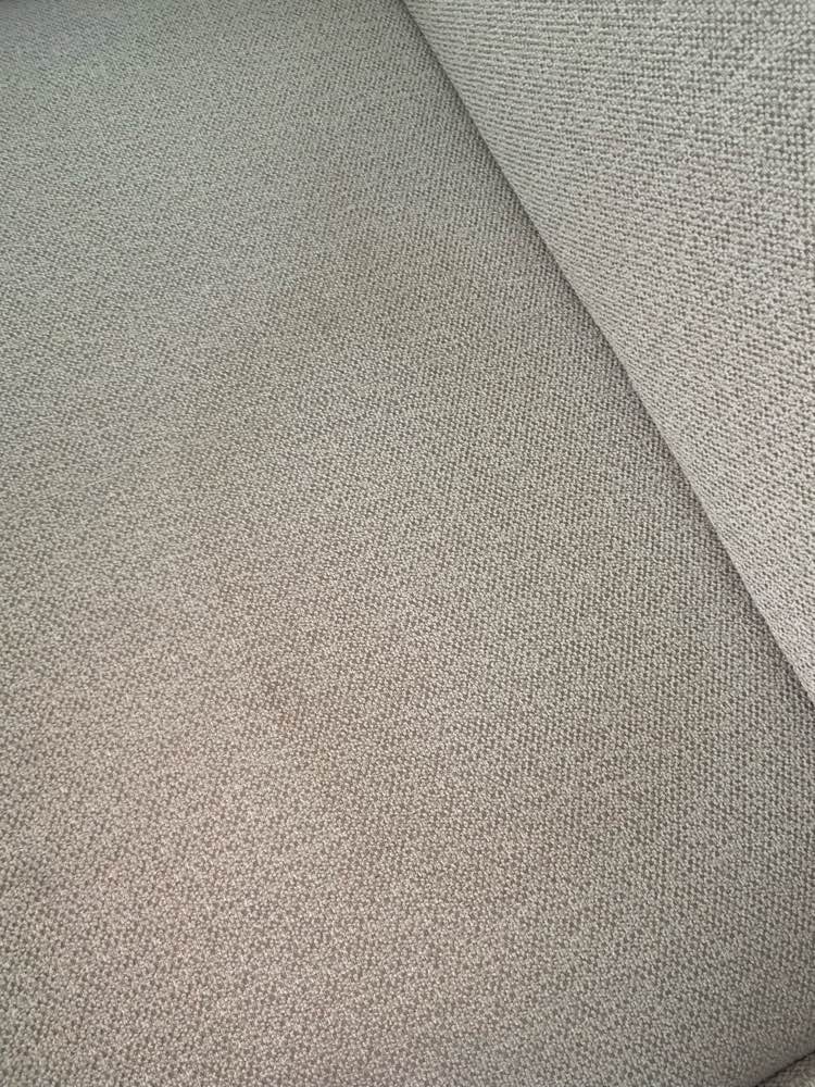 Zetel voor reiniging in Boechout - vlekken zichtbaar