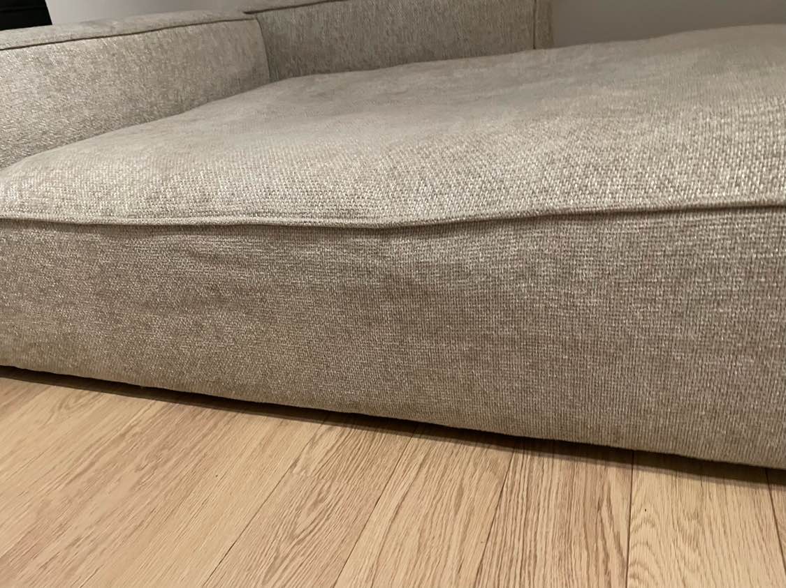 Zetel voor reiniging in Diest - vlekken zichtbaar