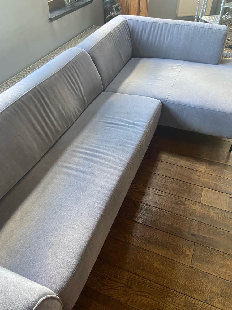 Zetel voor reiniging in Oudenaarde - vlekken zichtbaar