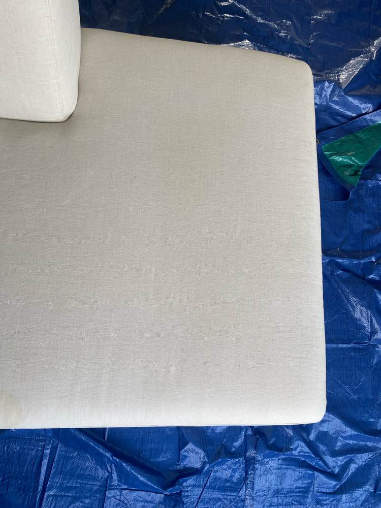 Zetel voor reiniging in Brussel - vlekken zichtbaar