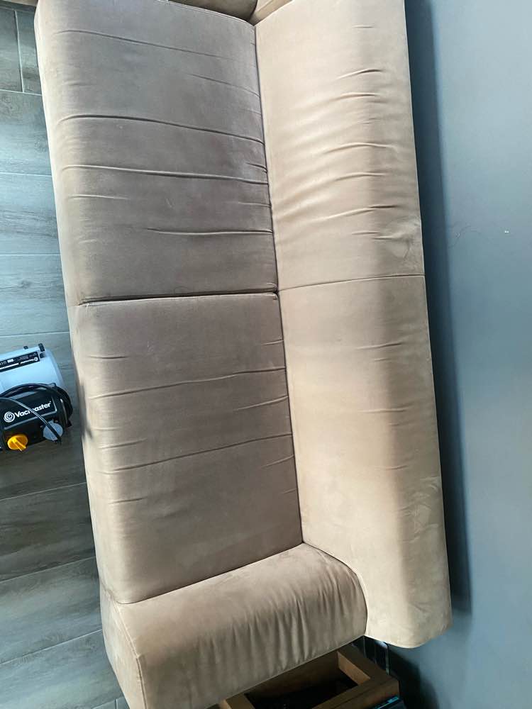 Zetel voor reiniging in Lochristi - vlekken zichtbaar