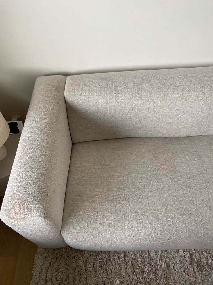 Zetel voor reiniging in Kuurne - vlekken zichtbaar