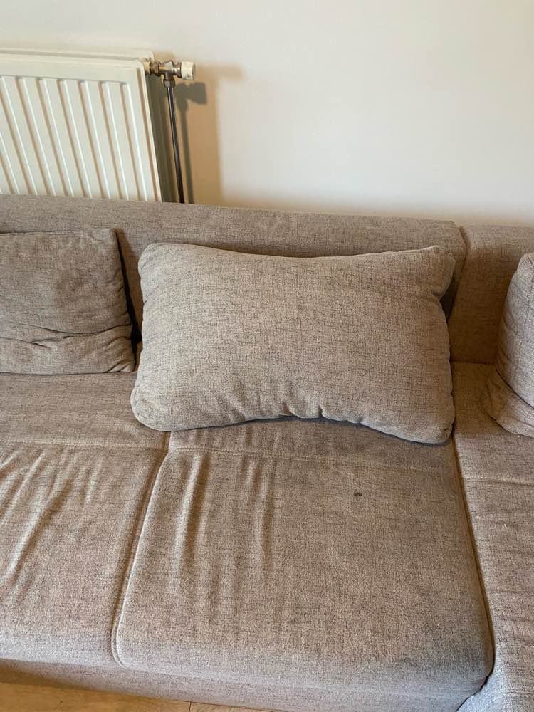 Zetel voor reiniging in Overijse - vlekken zichtbaar