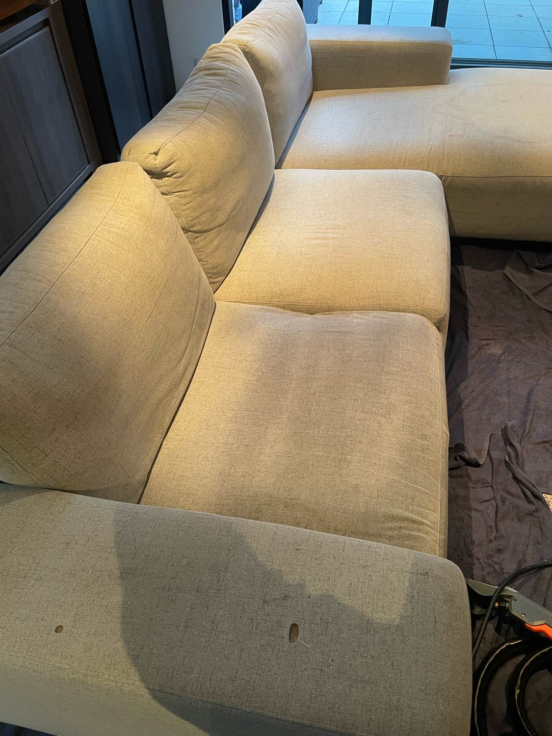 Zetel voor reiniging in Houthalen-Helchteren - vlekken zichtbaar