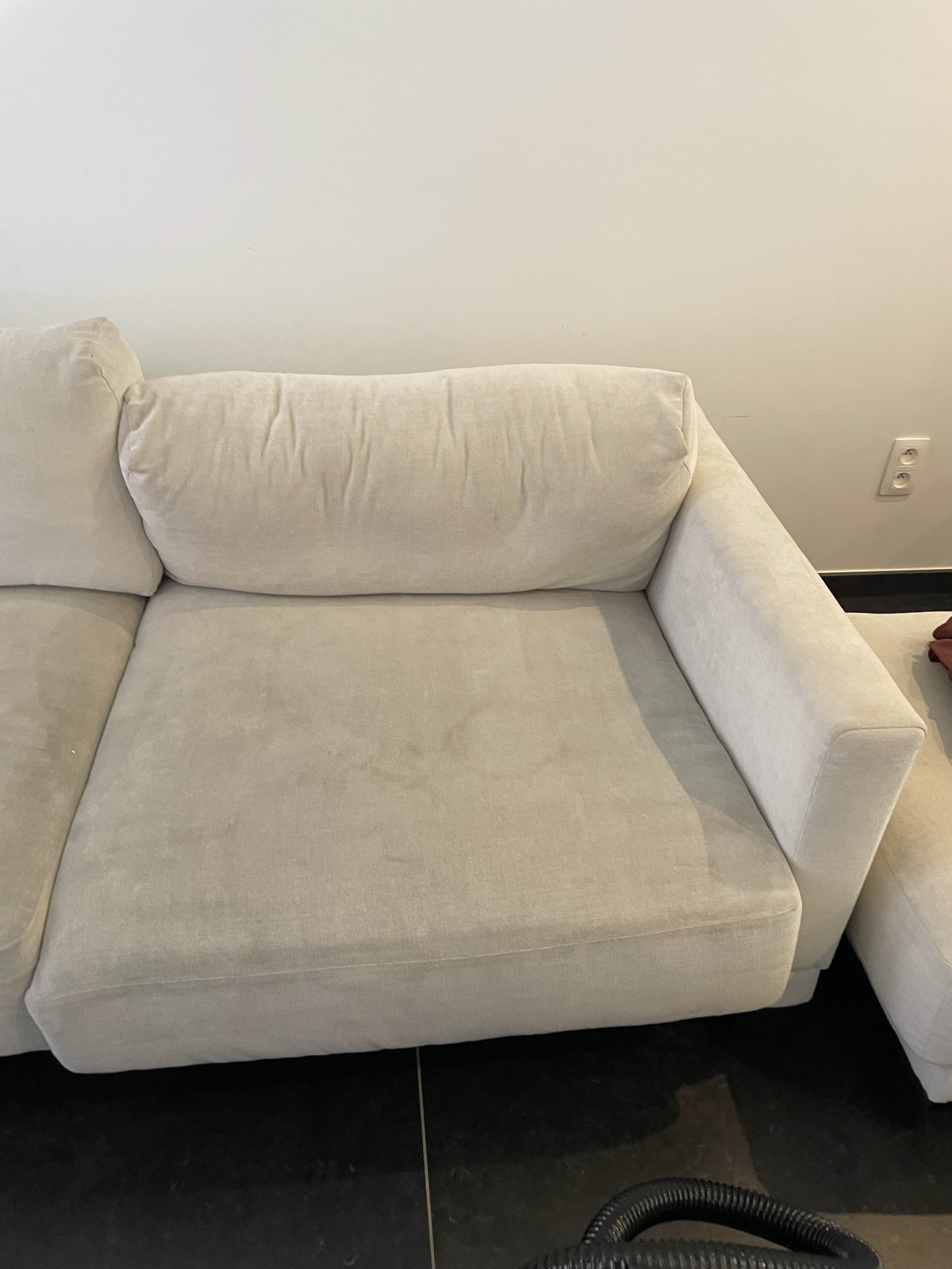 Zetel voor reiniging in Geraardsbergen - vlekken zichtbaar