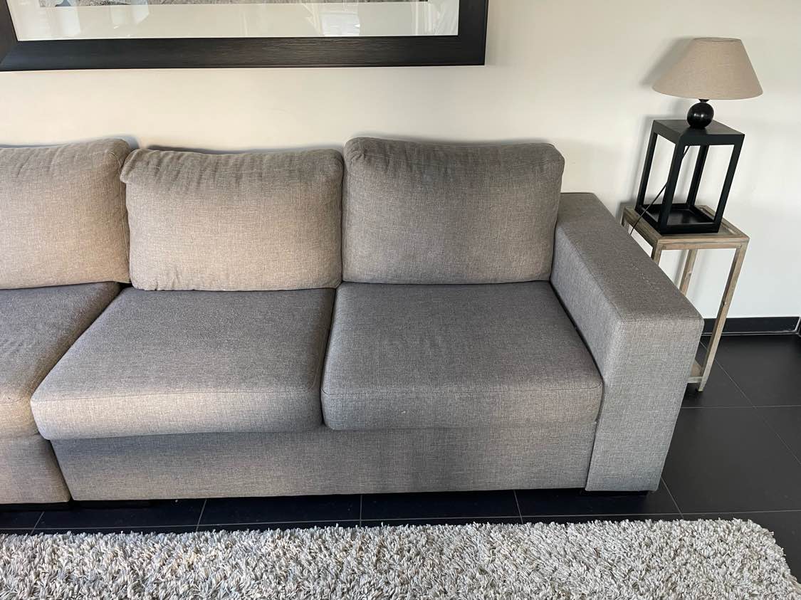 Zetel voor reiniging in Dilbeek - vlekken zichtbaar