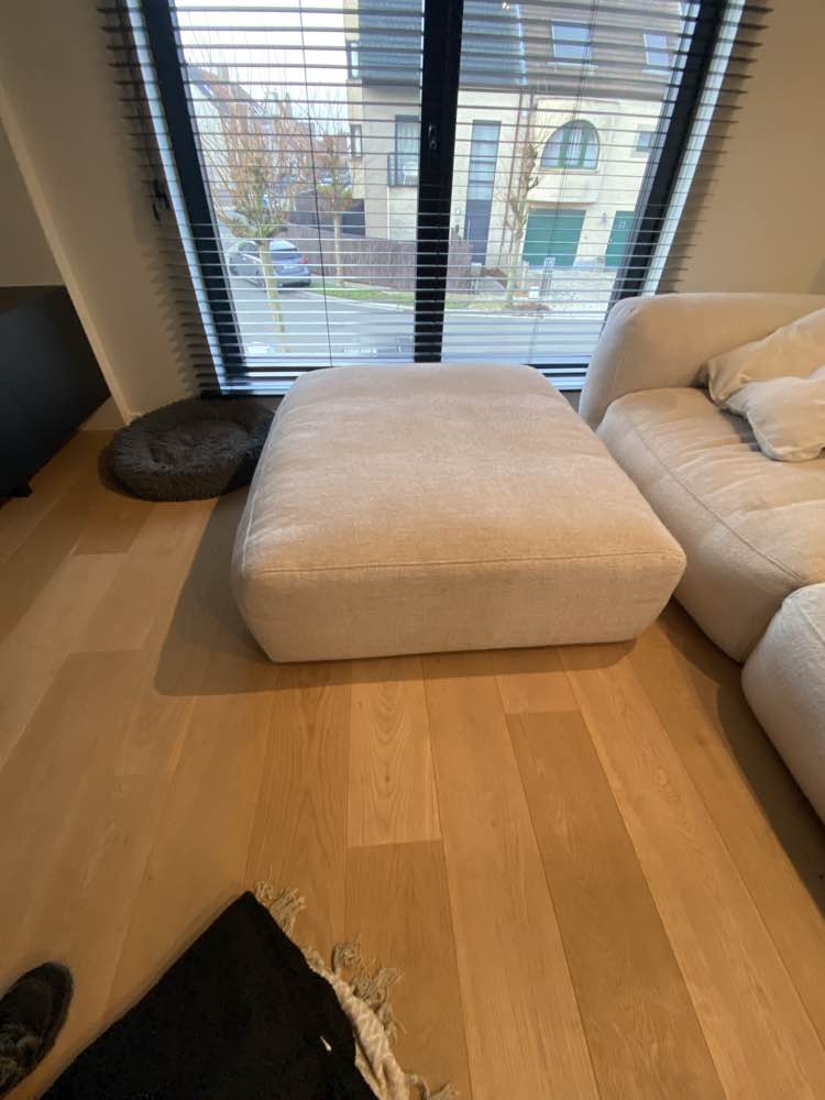 Zetel voor reiniging in Knokke-Heist - vlekken zichtbaar