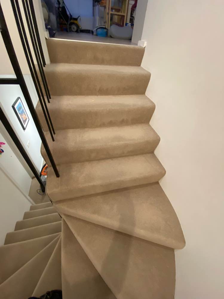 Zetel voor reiniging in Sint-Pieters-Woluwe - vlekken zichtbaar