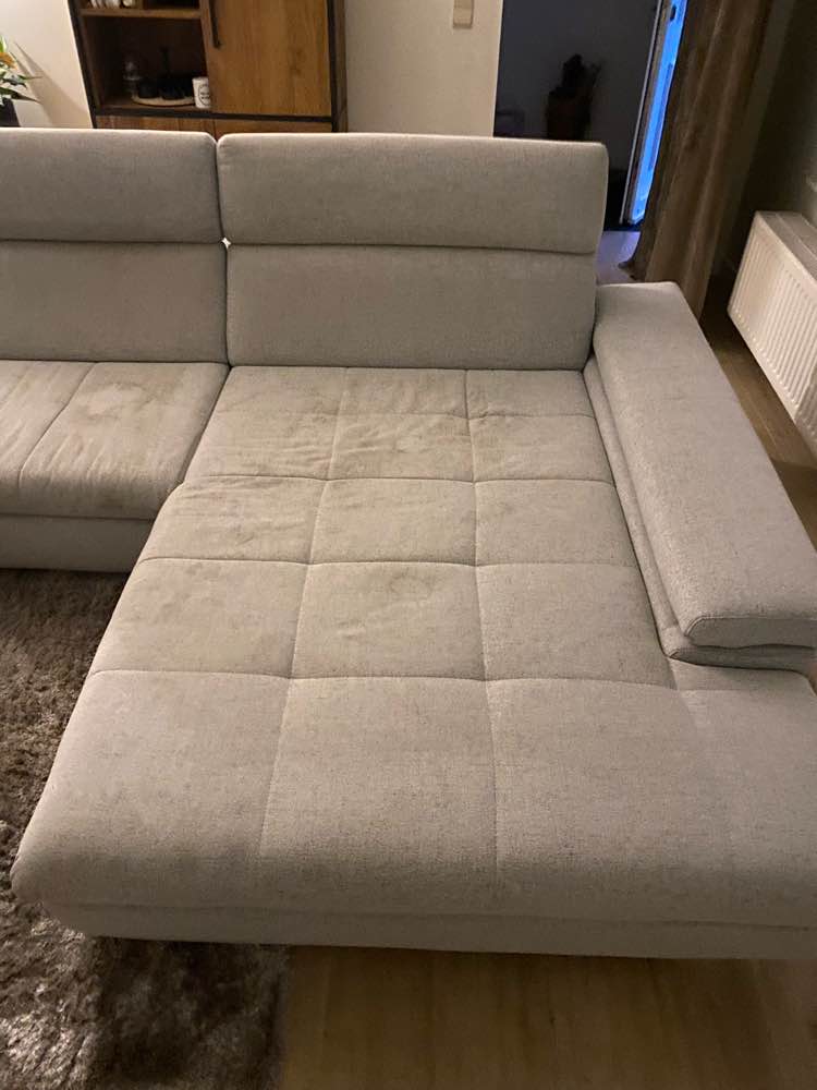 Zetel voor reiniging in Beveren - vlekken zichtbaar