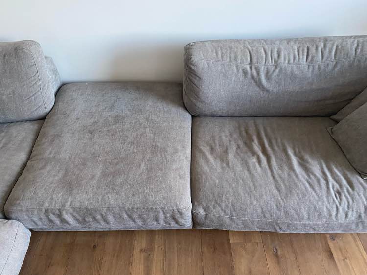 Zetel voor reiniging in Heusden-Zolder - vlekken zichtbaar