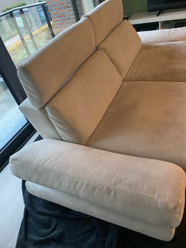 Zetel voor reiniging in Malle - vlekken zichtbaar