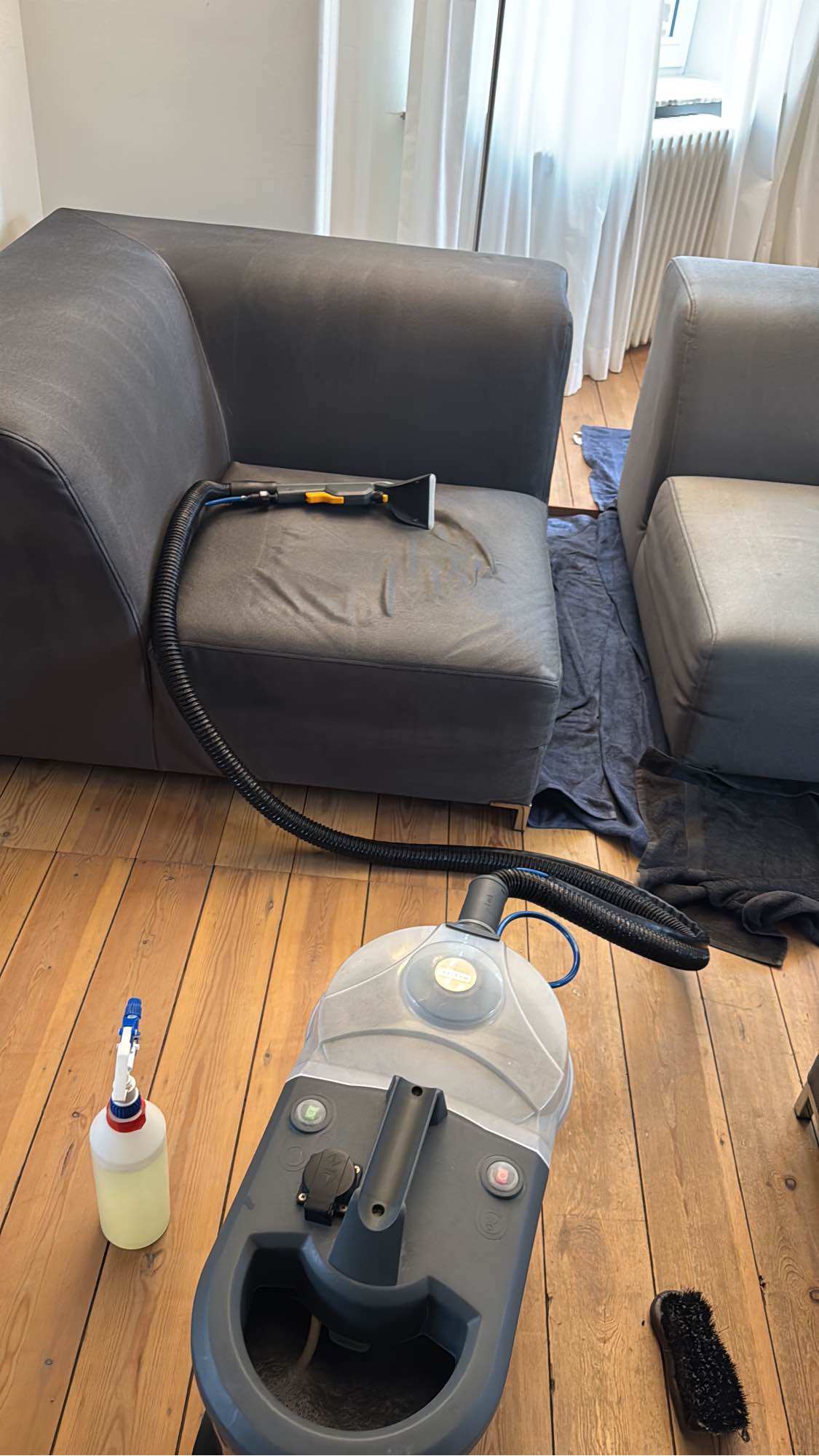 Zetel voor reiniging in Bierbeek - vlekken zichtbaar