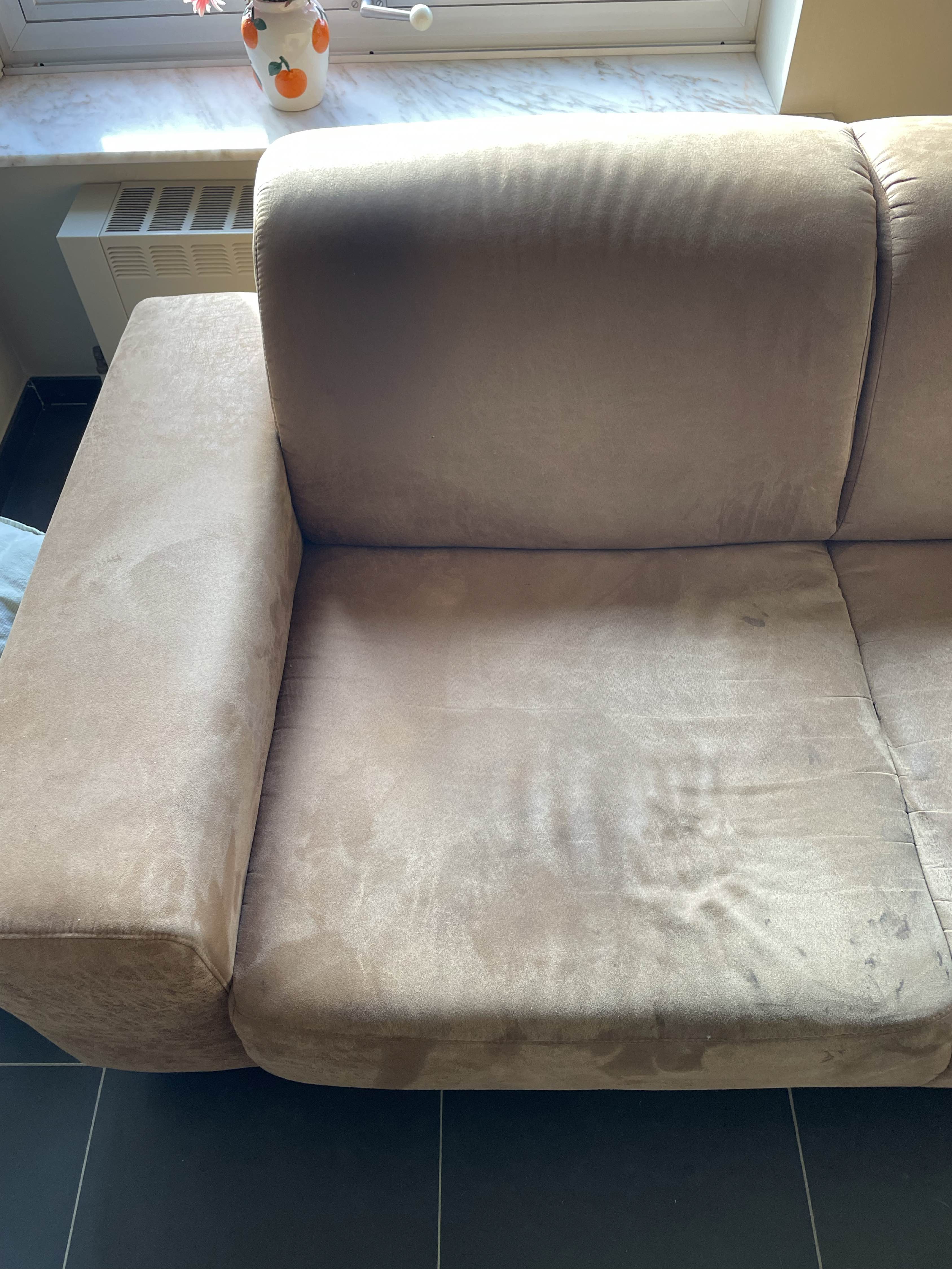 Zetel voor reiniging in Aarschot - vlekken zichtbaar