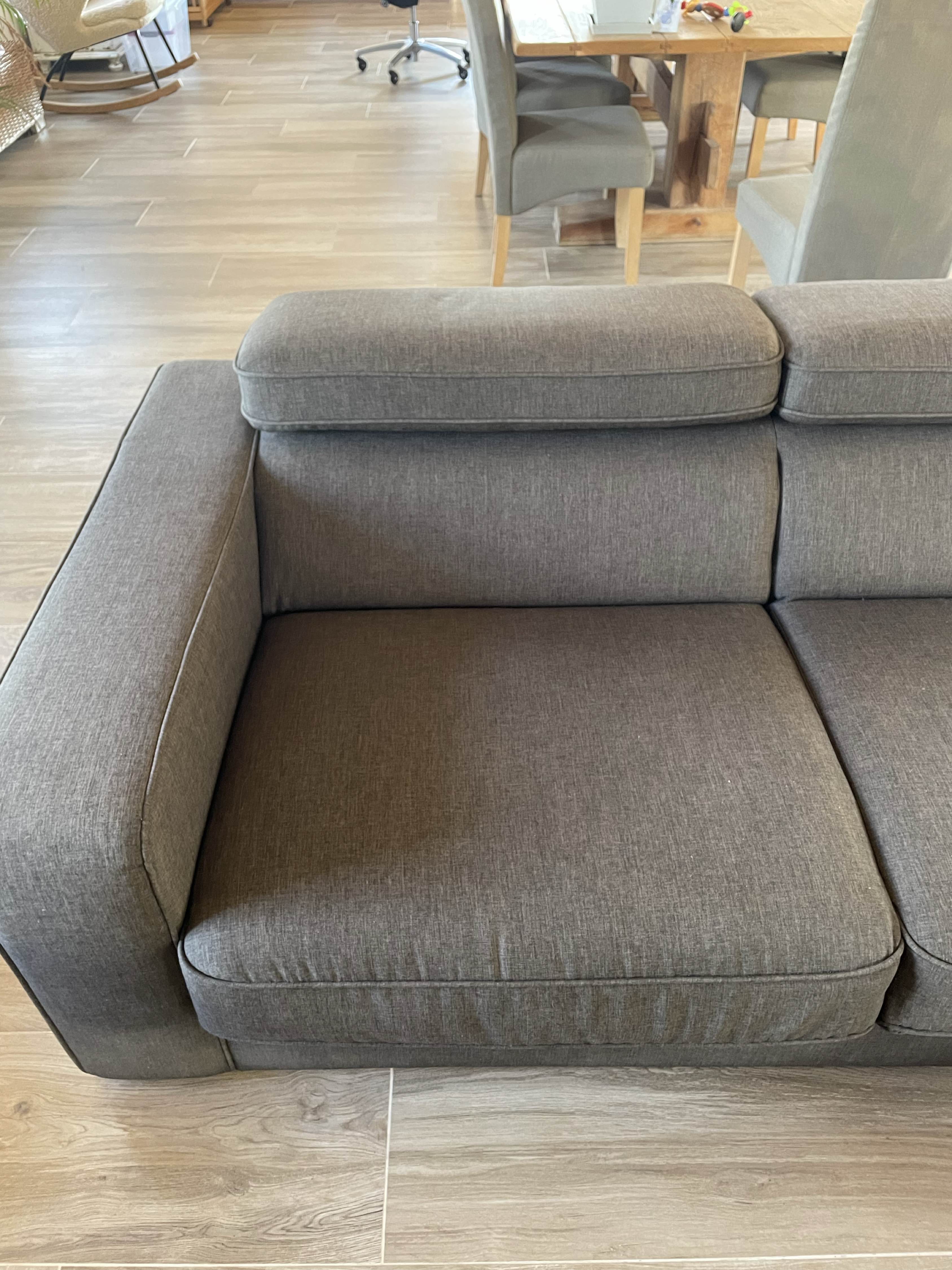 Zetel voor reiniging in Menen - vlekken zichtbaar