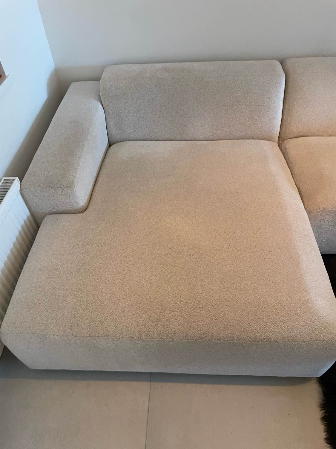 Zetel voor reiniging in Waregem - vlekken zichtbaar