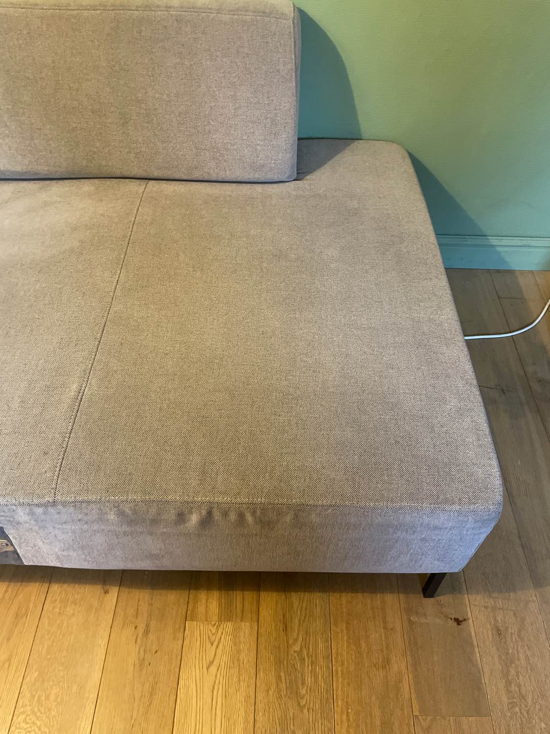 Zetel voor reiniging in Oostkamp - vlekken zichtbaar