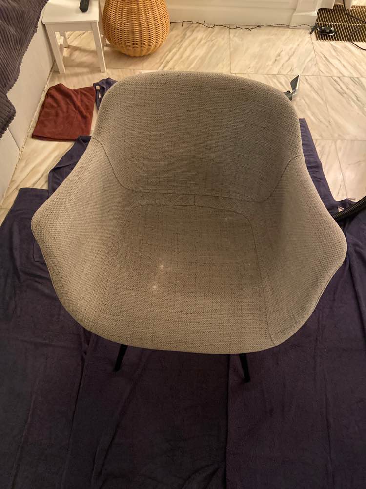 Zetel voor reiniging in Erpe-Mere - vlekken zichtbaar