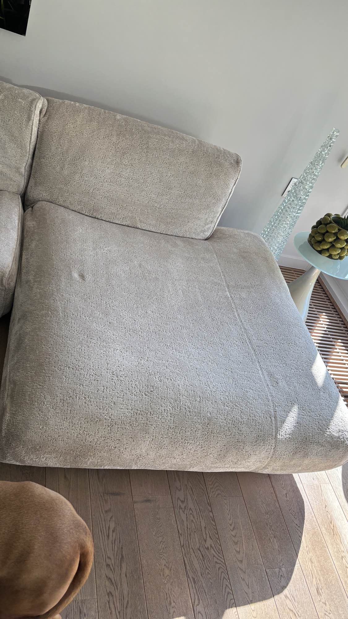 Zetel voor reiniging in Sint-Martens-Latem - vlekken zichtbaar