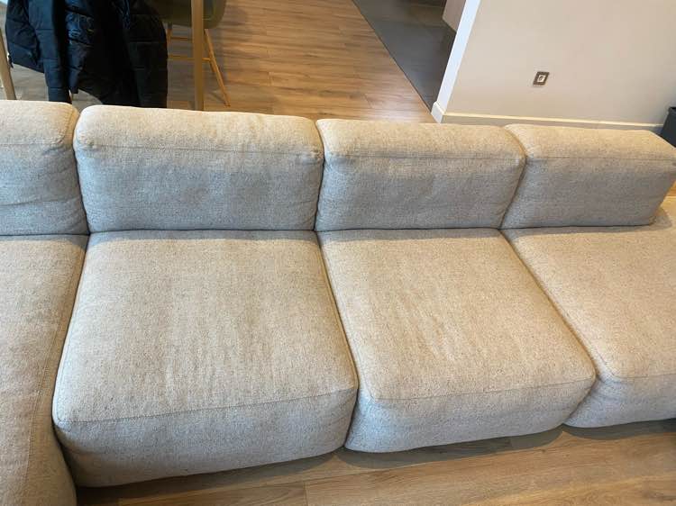 Zetel voor reiniging in Tervuren - vlekken zichtbaar