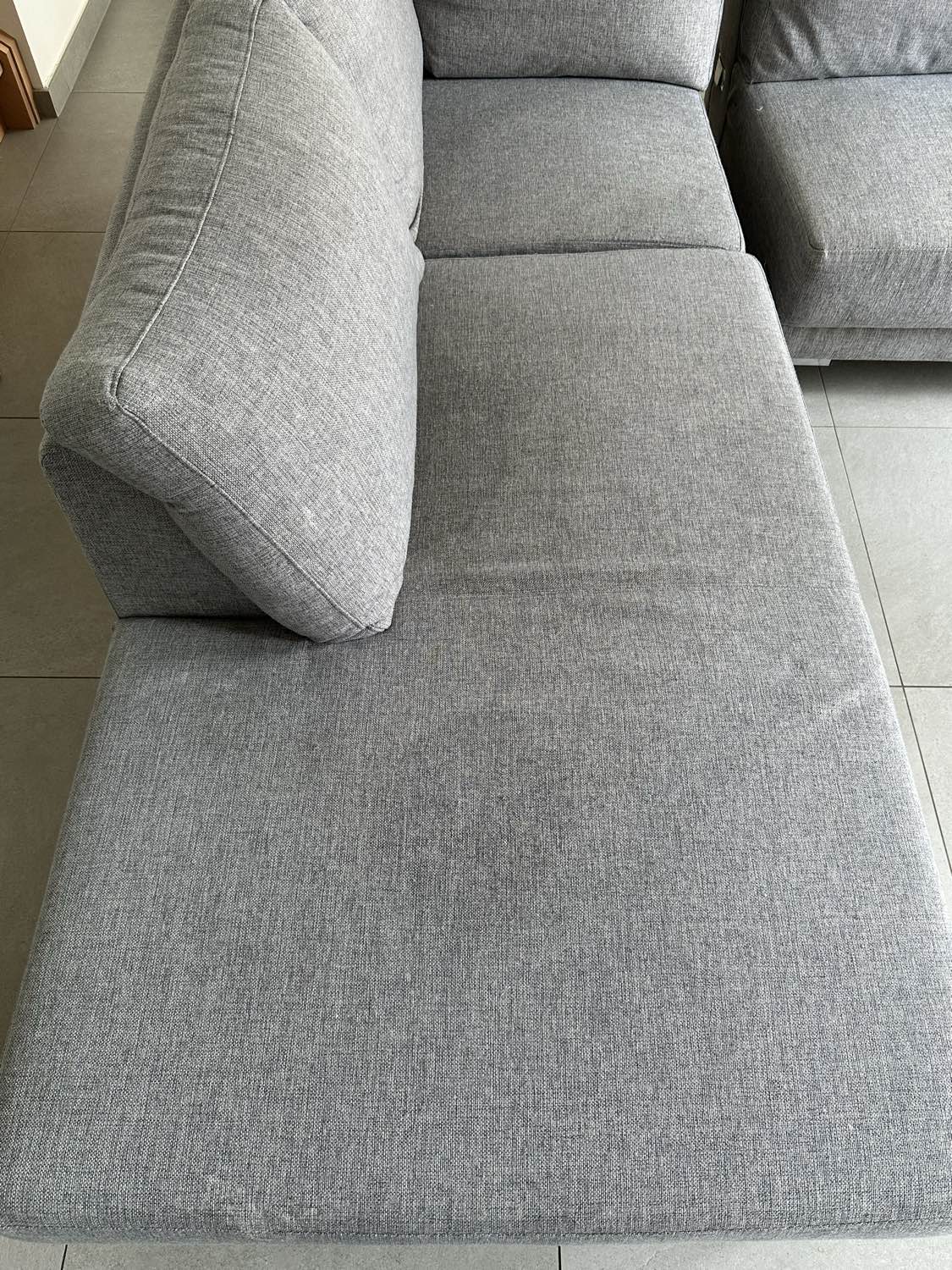 Zetel voor reiniging in Holsbeek - vlekken zichtbaar